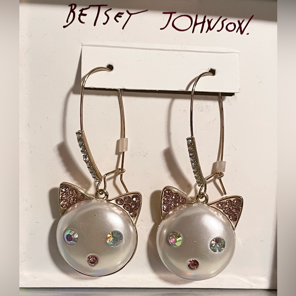 Betsey Johnson Cat Pearl Earrings NEW